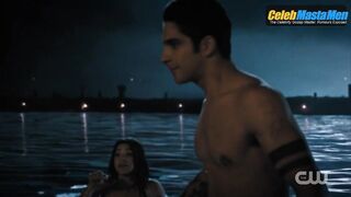 TYLER POSEY NUDE/SEXY SCENE IN JANE THE VIRGIN