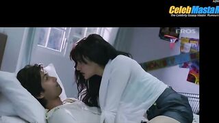 SHAHID KAPOOR NUDE/SEXY SCREENSHOT 6 IN TERI MERI KAHAANI