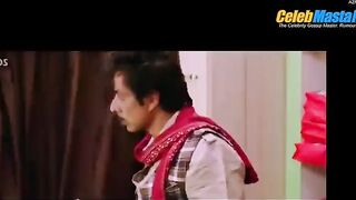 SHAHID KAPOOR NUDE/SEXY SCENE IN R... RAJKUMAR
