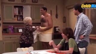 BRAD GARRETT NUDE/SEXY SCREENSHOT 3 IN EVERYBODY LOVES RAYMOND